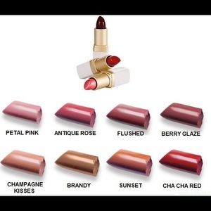 💋💋NWT HIGH QUALITY Replenishing Lipstick💄